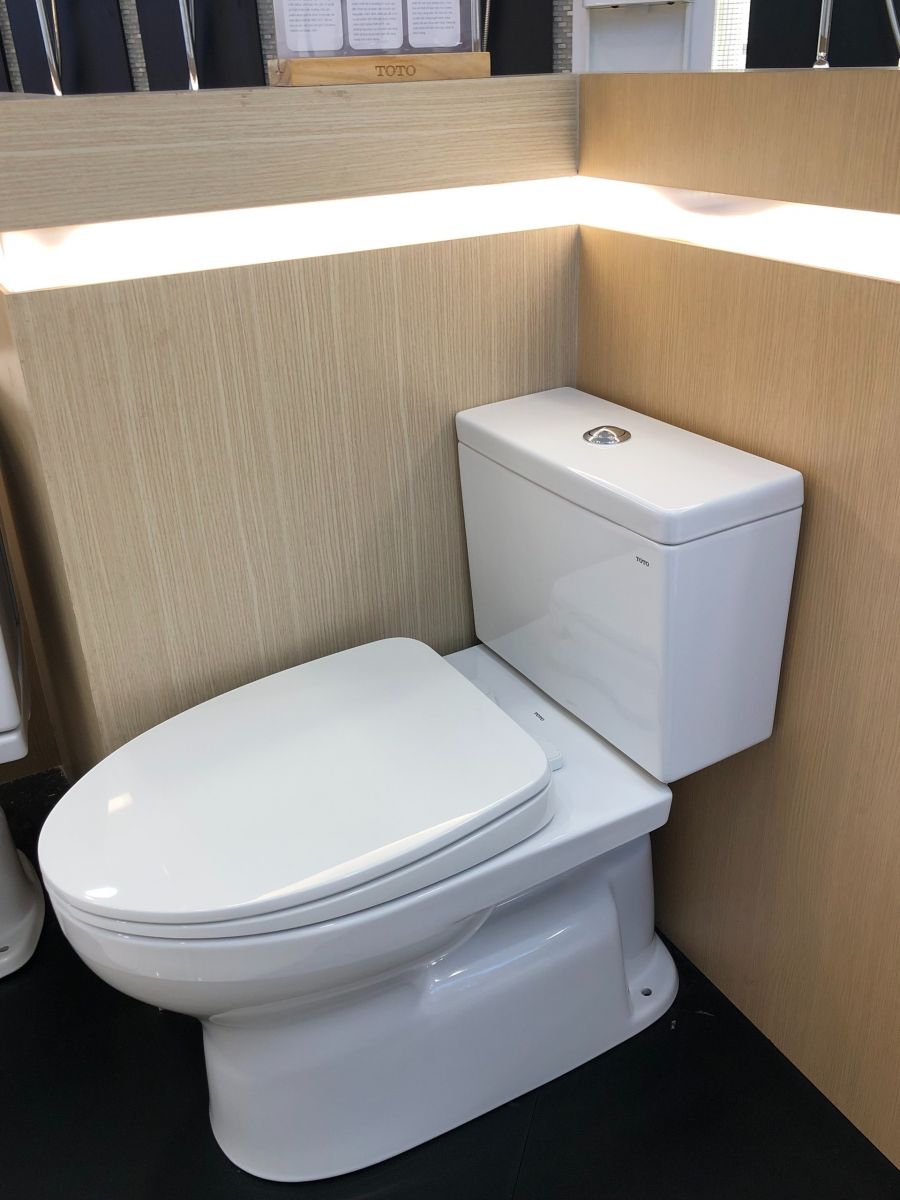 Bồn cầu vệ sinh 2 khối TOTO