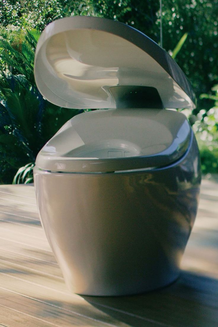 bồn cầu vệ sinh thông minh TOTO