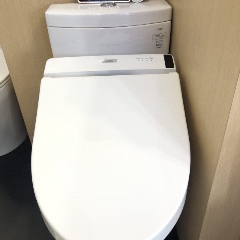 Alternative view of Bàn cầu 1 khối kết hợp nắp điện tử - MS889DRW6