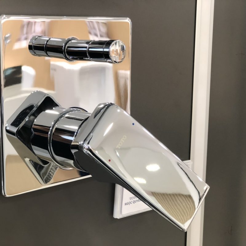 Alternative view of Van gật gù điều chỉnh nóng lạnh GB kèm nút chuyển hướng và phụ kiện âm tường TBG10304VA/TBN01001B