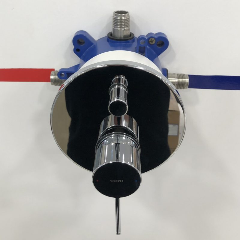 Alternative view of Van gật gù điều chỉnh nóng lạnh GF kèm nút chuyển hướng và phụ kiện âm tường TBG11304VA_TBN01001B