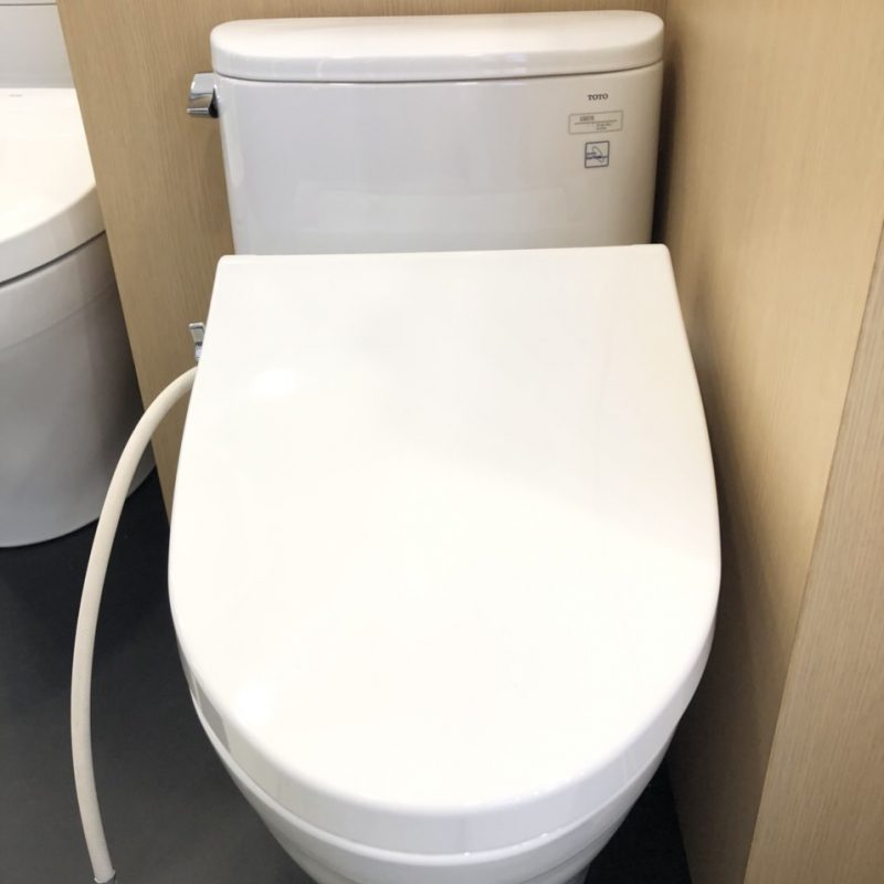 Alternative view of Bàn cầu 1 khối kết hợp nắp rửa cơ TCW1211A - MS887RE4