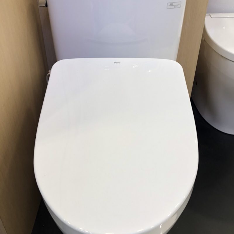 Alternative view of Bàn cầu xí bệt hai khối kèm nắp rửa điện tử WASHLET - CS767CRW12