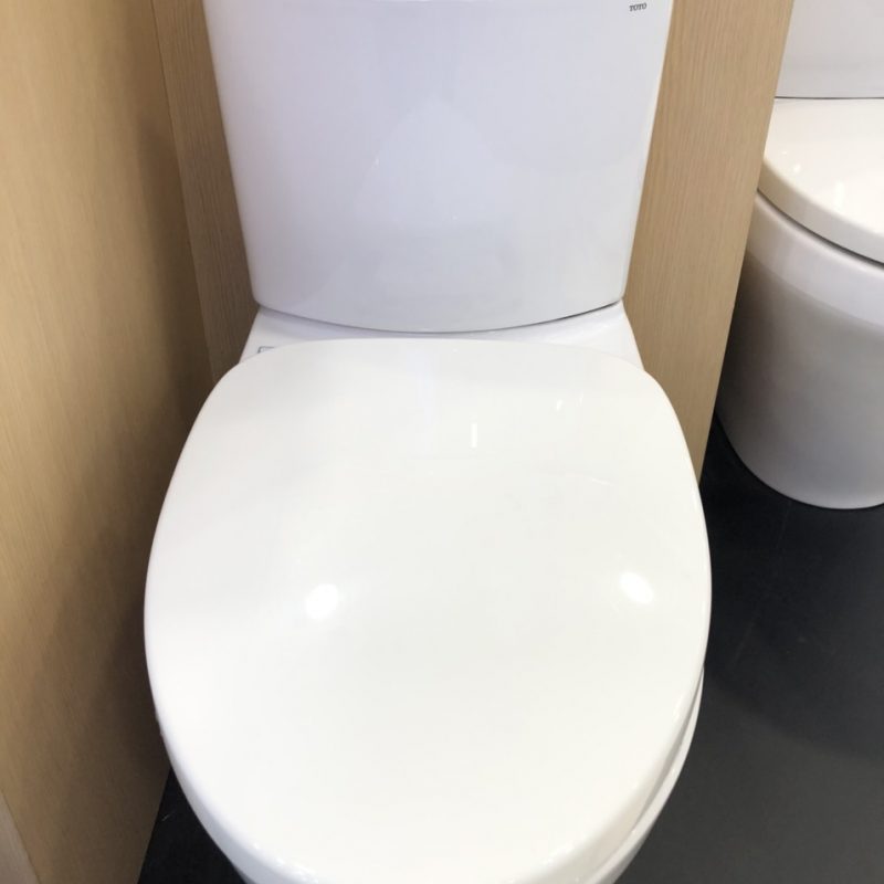 Alternative view of Bàn cầu 2 khối kết hợp nắp thường đóng êm - CS838DT3