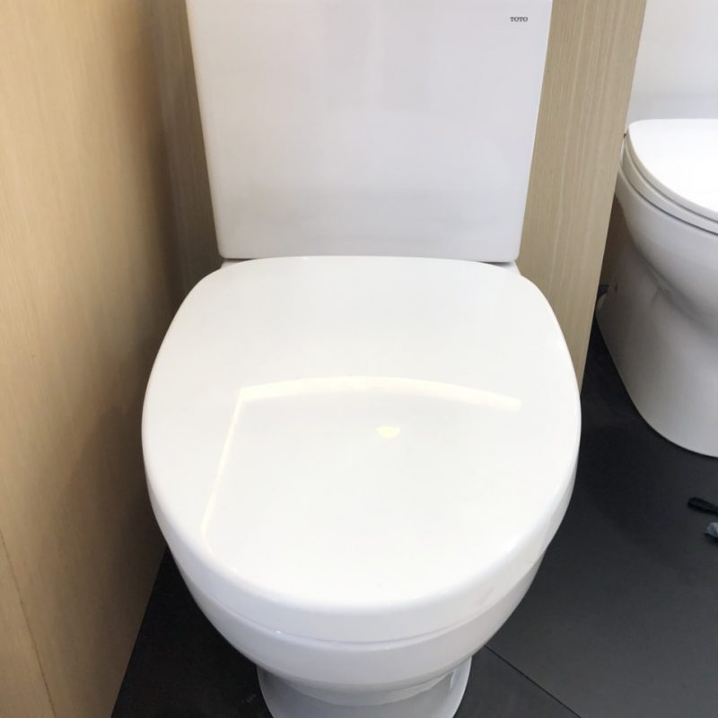 Alternative view of Bàn cầu 2 khối kèm nắp đóng êm - CS326DT3