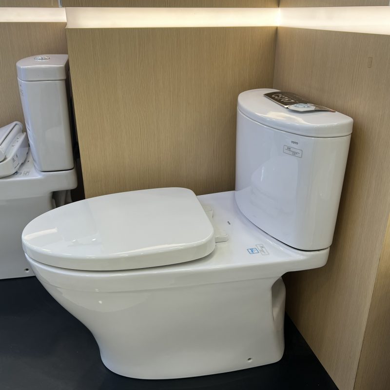 Alternative view of Bàn cầu 2 khối kết hợp nắp thường đóng êm - CS767RT3